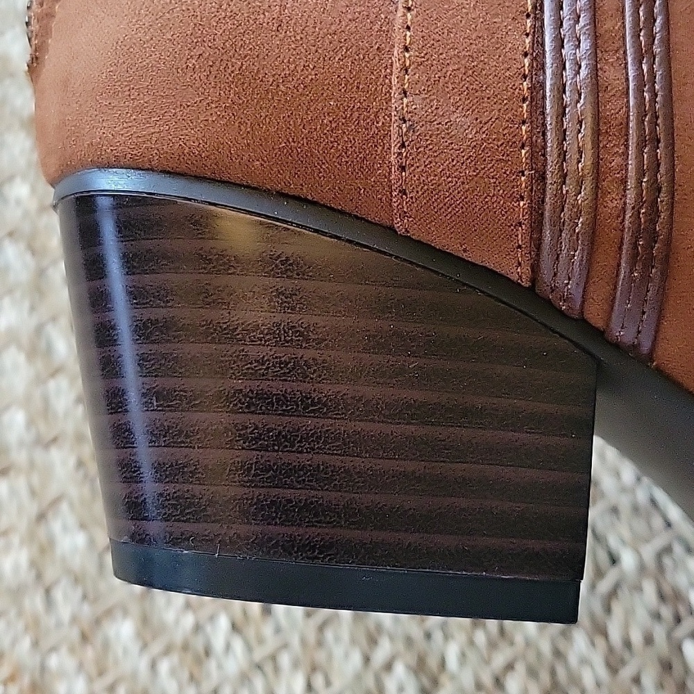 JUST FAB keke faux suede ankle boots. Trimmed in faux leather. Size is 6. - Picture 9 of 12